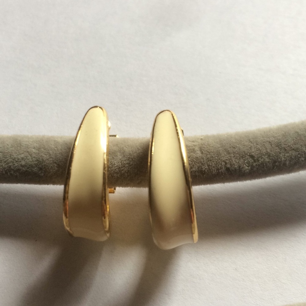 Clip on earrings